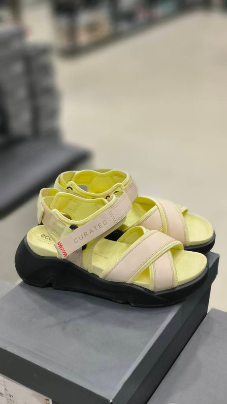 صندل زنانه اکو ecco chunky sandal کد 48058380065